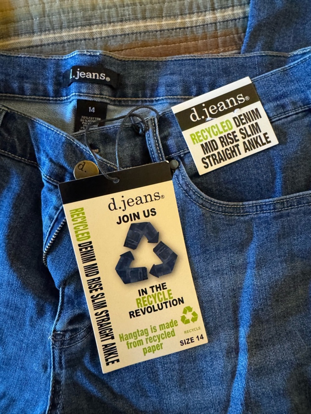 d. jeans Women’s Mid Rise Slim Straight Ankle Jeans - Picture 3 of 3